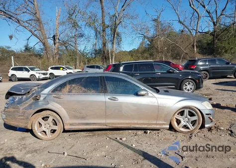 2008 Mercedes-Benz S 550 4Matic z USA, uszkodzony, nr VIN WDDNG86X08A182511